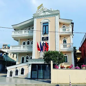 Otel Sr99, Tiran
