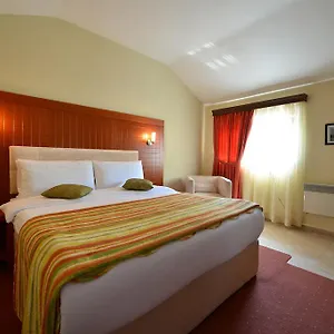 Otel 5, Tiran