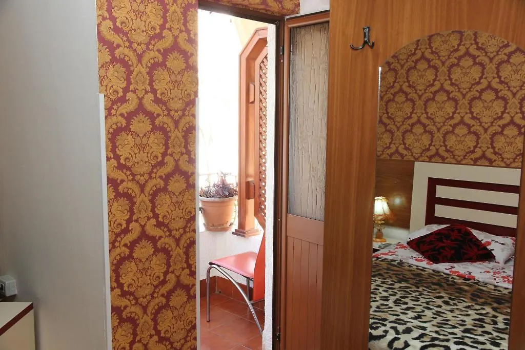 ***  Hotel Parlamenti Tirana Albania